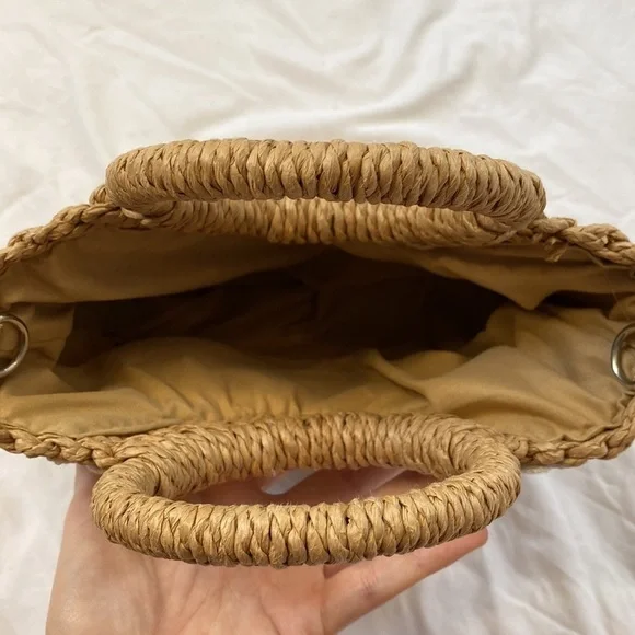 Daisy Embellished Raffia Straw Convertible Crossbody Bag - Picture 12 of 14